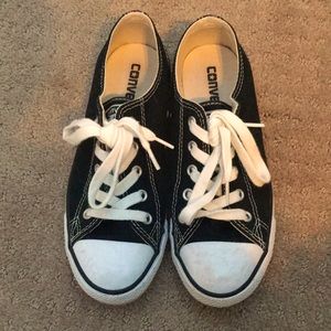 Black converse shoes